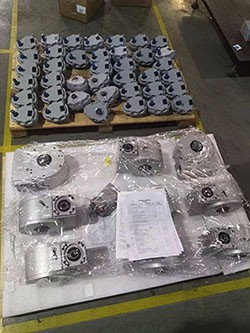 半導(dǎo)體專用減速機(jī)，蝸輪減速機(jī)，蝸桿減速機(jī)，減速機(jī)廠家，芯片設(shè)備專用減速機(jī)，翻轉(zhuǎn)機(jī)構(gòu)減速機(jī)，定制款減速機(jī)2.jpg
